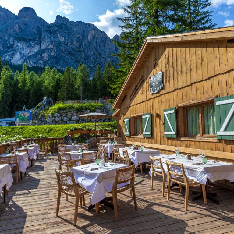 Ristorante Baita Piè Tofana - Digital strategy: sito internet e social media management - Intuito Marketing - Consulenza Marketing - Trentino e Cortina d'Ampezzo